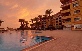 Esplanada Beach Apartment